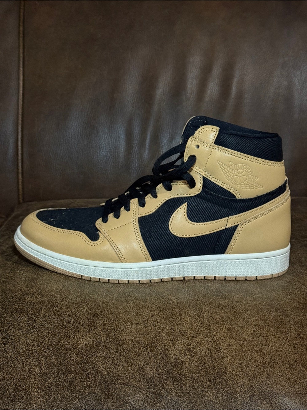 Men’s Nike Jordan 1 Retro High Top “Heirloom”